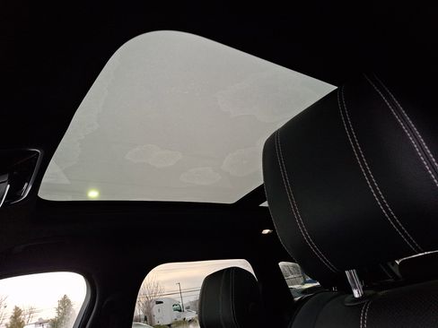 Used 2020 Land Rover Range Rover Velar R-Dynamic S image 21