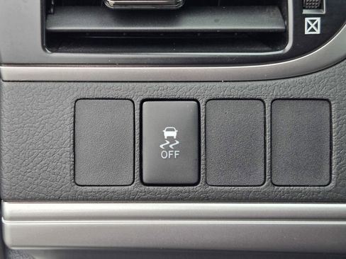 Used 2013 Toyota Camry image 23