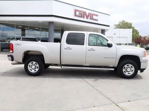 Used 2007 GMC Sierra 2500 SLT w/ Convenience Package AWD/4WD image 7