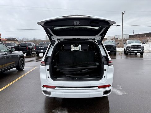 Used 2021 Jeep Grand Cherokee L Overland w/ Luxury Tech Group IV image 5