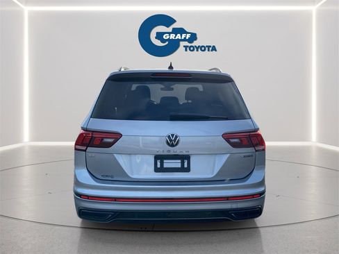 Used 2022 Volkswagen Tiguan SE R-Line image 14