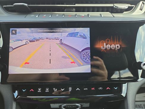New 2026 Jeep Grand Cherokee L 4WD image 12