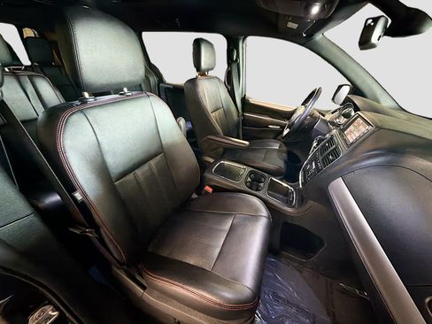 Used 2019 Dodge Grand Caravan GT FWD image 31