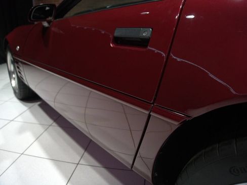 Used 1993 Chevrolet Corvette Coupe RWD image 17