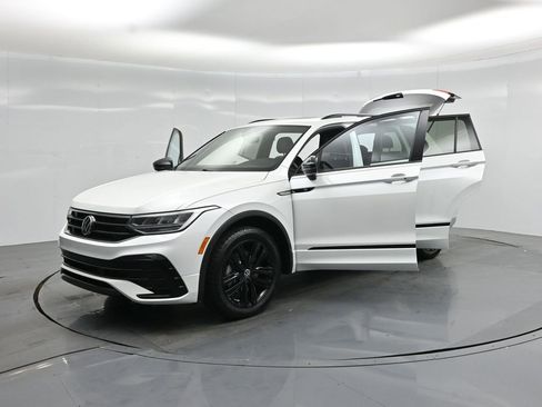 Used 2022 Volkswagen Tiguan SE R-Line FWD image 29