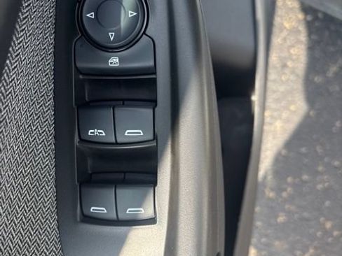 Used 2025 Chevrolet TrailBlazer LT AWD/4WD image 12