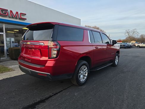 Used 2022 Chevrolet Suburban LS image 3