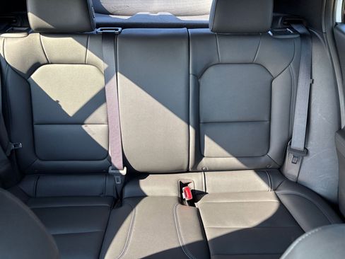 Used 2025 Buick Envista Sport Touring image 38