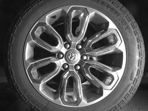Used 2020 RAM 1500 Laramie w/ Sport Appearance Package AWD/4WD image 24