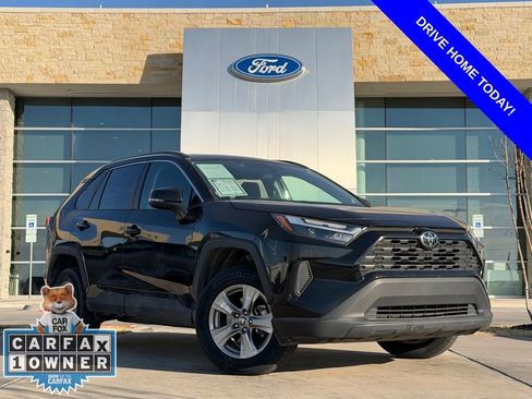 Used 2024 Toyota RAV4 XLE image 1