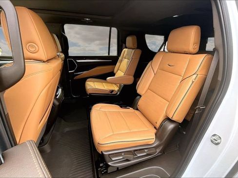 Used 2026 Cadillac Escalade ESV Luxury w/ Touring Package AWD/4WD image 22