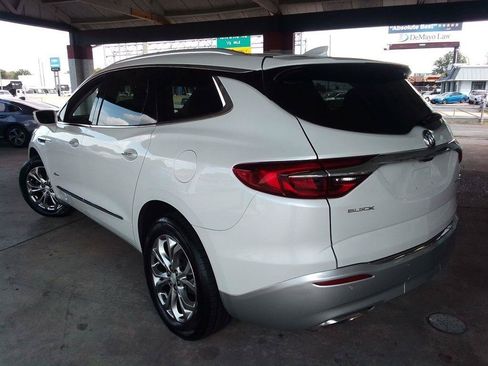 Used 2018 Buick Enclave Avenir w/ Avenir Technology Package AWD/4WD image 4