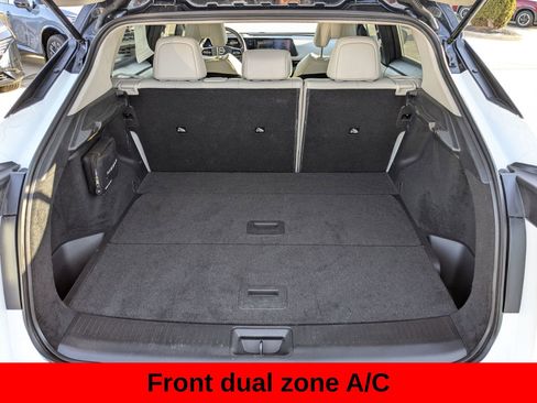 Used 2023 Nissan Ariya AWD image 9