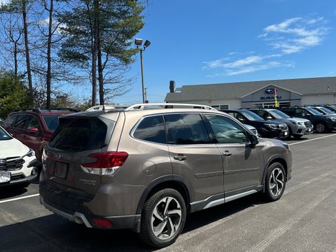 Used 2023 Subaru Forester Touring AWD/4WD image 5