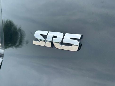 Used 2018 Toyota 4Runner SR5 Premium AWD/4WD image 15