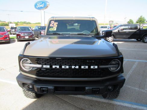 New 2025 Ford Bronco Badlands AWD/4WD image 4