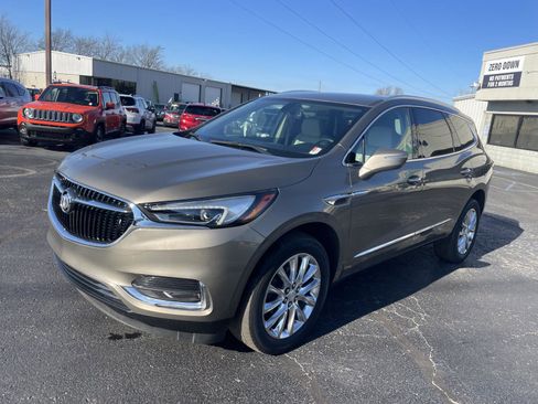 Used 2020 Buick Enclave Essence w/ Sound and Sites Package image 2