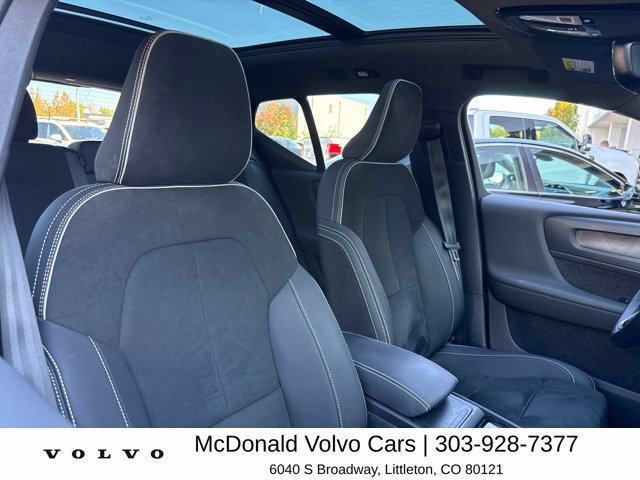 Used 2023 Volvo XC40 Recharge Ultimate AWD/4WD image 10