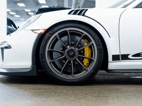 Used 2016 Porsche 911 GT3 RS image 9