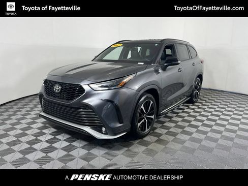 Used 2021 Toyota Highlander XSE FWD image 1