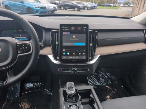 Used 2025 Volvo XC90 B6 Plus image 21