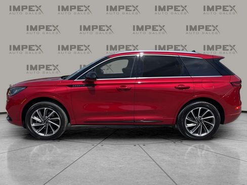 Used 2022 Lincoln Corsair Grand Touring AWD/4WD image 2