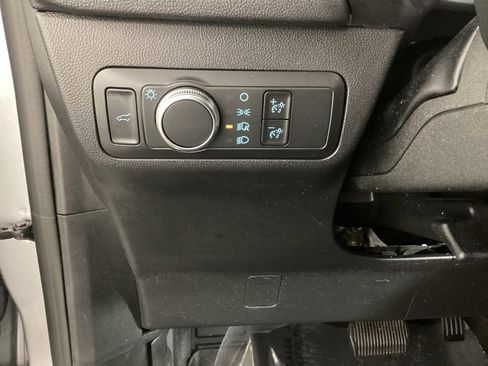 Used 2022 Ford Escape SE w/ SE Sport Appearance Package image 24