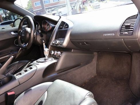 Used 2011 Audi R8 V10 AWD/4WD image 7