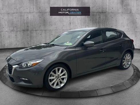 Used 2017 MAZDA MAZDA3 Touring FWD image 3