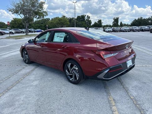 New 2025 Hyundai Elantra Limited FWD image 13