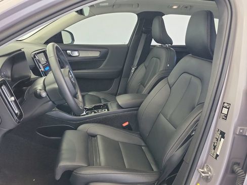 Certified 2026 Volvo XC40 B5 Plus AWD/4WD image 19