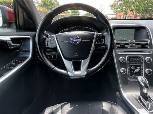 Used 2015 Volvo XC60 T5 Premier w/ Proximity Package FWD image 7