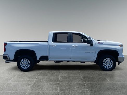 Used 2024 Chevrolet Silverado 2500 LT AWD/4WD image 6