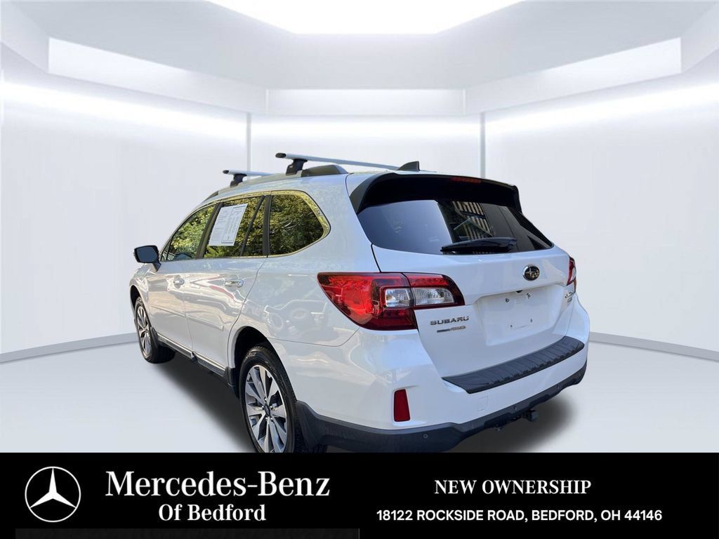 Used 2017 Subaru Outback 2.5i Touring AWD/4WD image 4