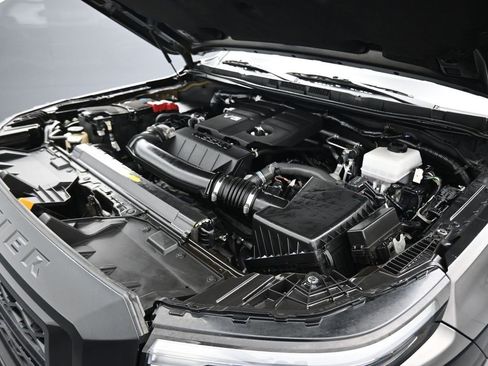 Used 2023 Nissan Frontier PRO-4X w/ Technology Package image 51