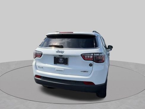 Used 2024 Jeep Compass Latitude AWD/4WD image 8