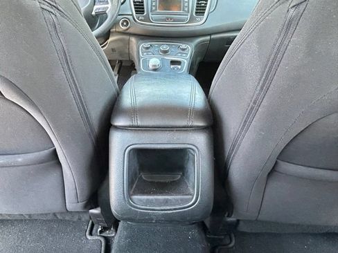 Used 2015 Chrysler 200 Limited FWD image 13