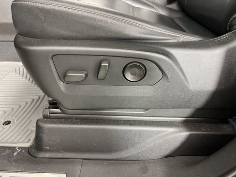 Used 2021 Chevrolet Tahoe Z71 image 27