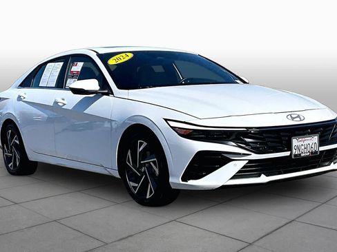 Used 2024 Hyundai Elantra Limited FWD image 2