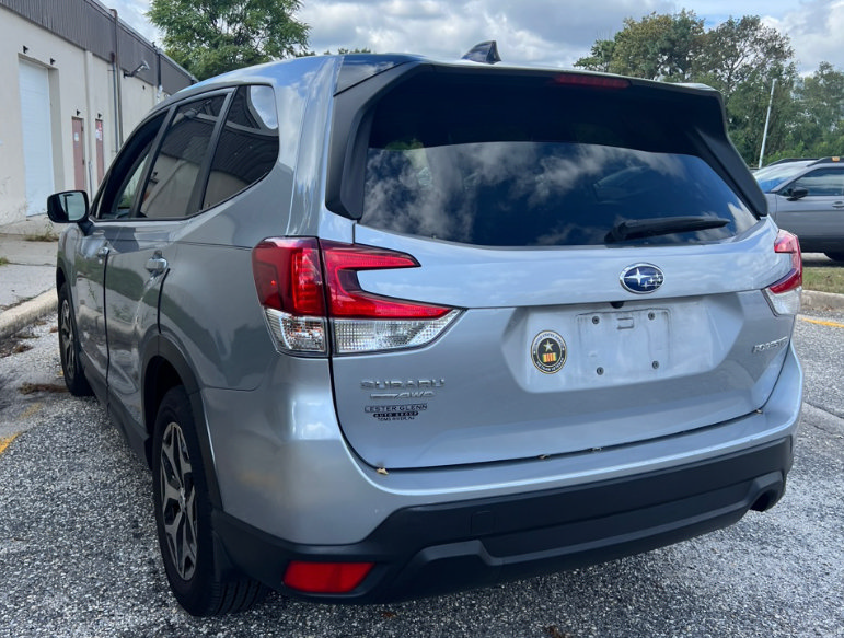 Used 2024 Subaru Forester Premium AWD/4WD image 2