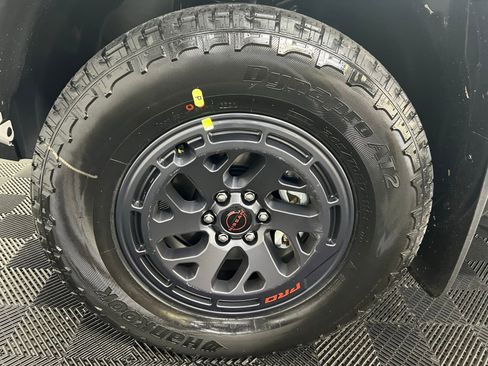 New 2025 Nissan Frontier PRO-4X w/ Tow Package image 7