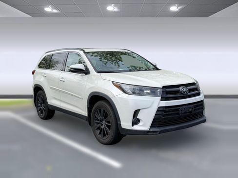 Used 2019 Toyota Highlander SE AWD/4WD image 5
