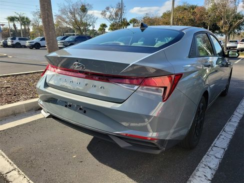 Used 2022 Hyundai Elantra SEL image 8