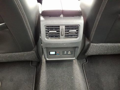 Used 2021 Nissan Rogue SL FWD image 13