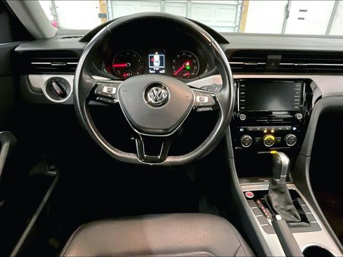 Used 2020 Volkswagen Passat 2.0T SE image 5