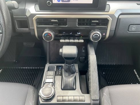 Used 2026 Toyota Tacoma SR5 AWD/4WD image 15