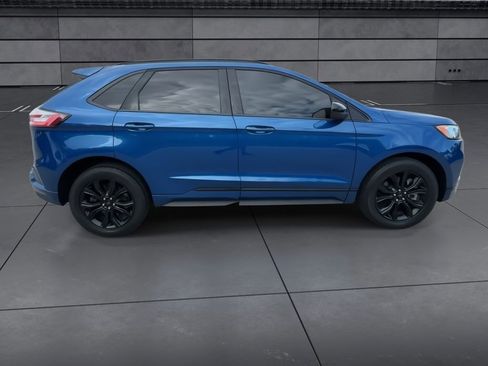 Used 2022 Ford Edge SE w/ Black Appearance Package image 9
