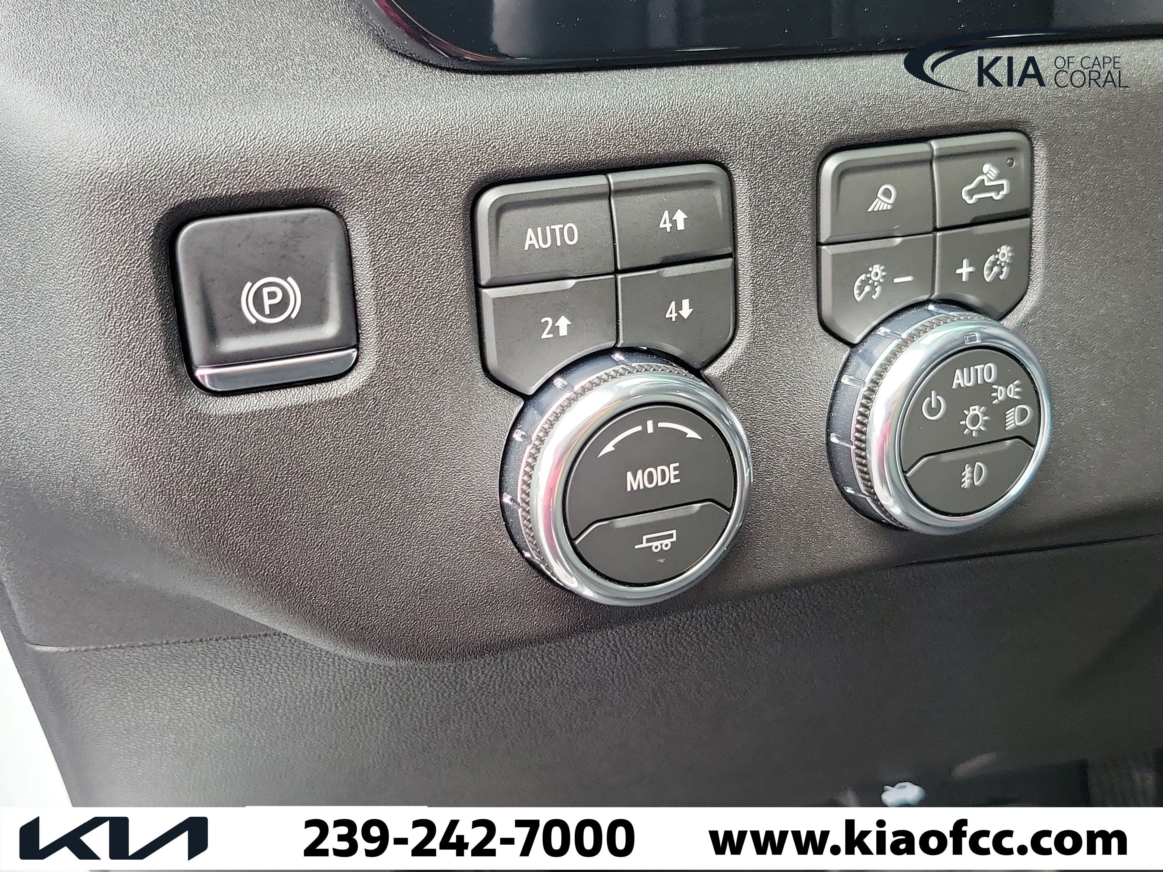 Used 2026 GMC Sierra 3500 SLT w/ SLT Convenience Package AWD/4WD image 24