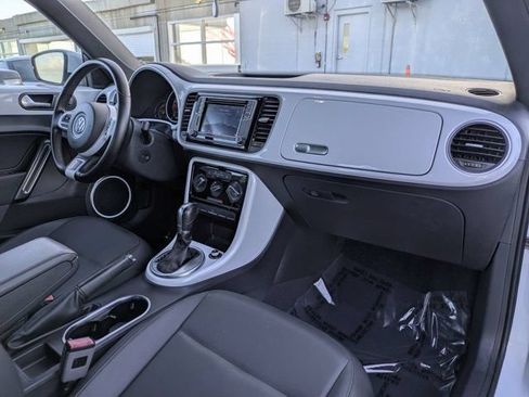 Used 2018 Volkswagen Beetle 2.0T Coast FWD image 18