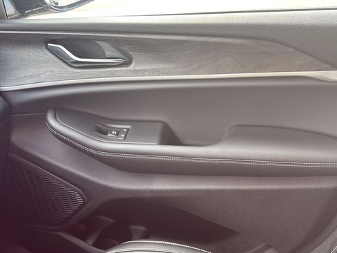 New 2025 Jeep Grand Cherokee Limited w/ Luxury Tech Group II image 23